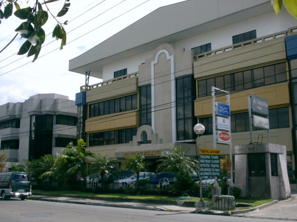 molave-building