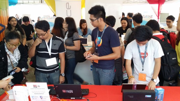 The MozillaPH booth is manned by Mozilla Reps and Firefox Student Ambassadors (FSA) from different colleges and universities.