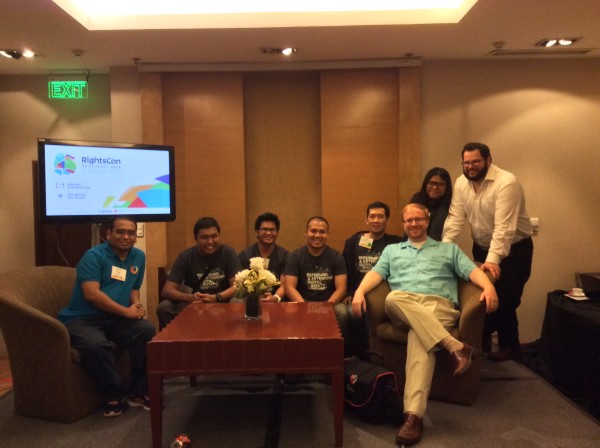 Pinoy Mozilla Reps with Chris Riley and Jochai Ben-Avie after a lunch time Brown Bag Session on Security & Privacy.